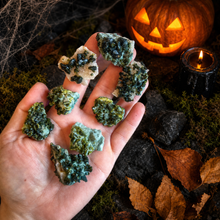Load image into Gallery viewer, Raw Epidote Specimens from Pakistan, Epidot Crystals