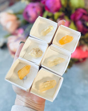 Load image into Gallery viewer, Golden Quartz from Switzerland