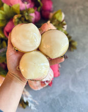 Load image into Gallery viewer, Gold-Edged Natural Shell Compacts, mermaid beach ocean themed Coin Purse, Ring Holder