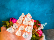 Load image into Gallery viewer, Apophyllite Pyramids, Apophyllite points, Raw apophyllite Tips