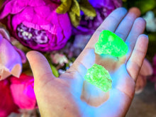 Load image into Gallery viewer, Hyalite Opal, Kryptonite, Fluorescent Minerals