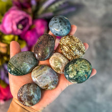 Load image into Gallery viewer, Ocean Jasper Palmstones