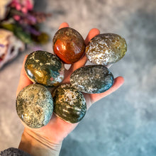 Load image into Gallery viewer, Ocean Jasper Palmstones