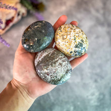 Load image into Gallery viewer, Ocean Jasper Palmstones