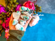 Load image into Gallery viewer, Raw Emerald Specimens