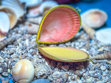 Load image into Gallery viewer, CREATRIX Solid Perfume, Botanical Natural Perfume in A Seashell Compact