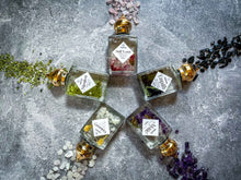 Load image into Gallery viewer, Crystal Infused 5 Perfume Oil Gift Set