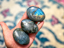 Load image into Gallery viewer, PRETTY Labradorite Palm Stone
