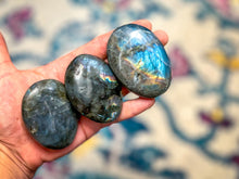Load image into Gallery viewer, PRETTY Labradorite Palm Stone