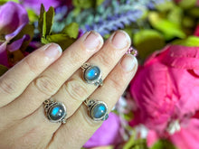 Load image into Gallery viewer, Beautiful Labradorite Rings