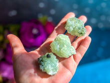 Load image into Gallery viewer, Raw Light Green Prehnite
