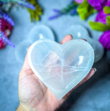 Load image into Gallery viewer, 10 cm Selenite HEART Charging Bowl
