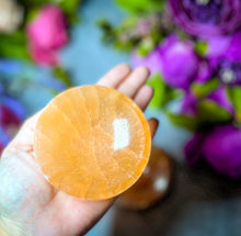 Load image into Gallery viewer, 8cm PEACH Selenite ROUND Charging Bowl
