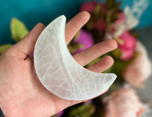 Load image into Gallery viewer, 4&quot; Selenite Crescent MOON
