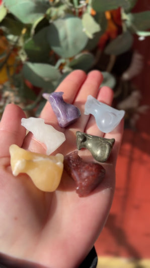 howling wolf stone crystal figurines