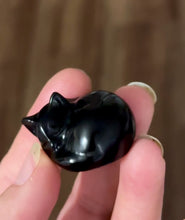 Load and play video in Gallery viewer, 3 cm Sleepy Black Obsidian Cat Sculpture, Mini Black Cat, Black Crystal Cat, Cat Lover Gift
