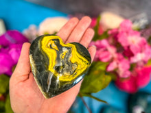 Load image into Gallery viewer, Bumble Bee Jasper heart
