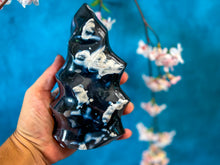 Load image into Gallery viewer, Orca Agate Crystal Flame 400-999 Grams
