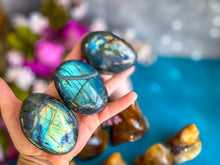 Load image into Gallery viewer, PRETTY Labradorite Palm Stone
