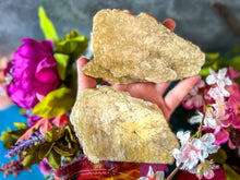 Load image into Gallery viewer, Raw Golden Mica Specimens
