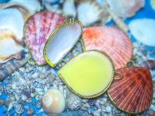 Load image into Gallery viewer, CREATRIX Solid Perfume, Botanical Natural Perfume in A Seashell Compact
