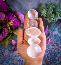 Load image into Gallery viewer, Girasol Quartz palm stones
