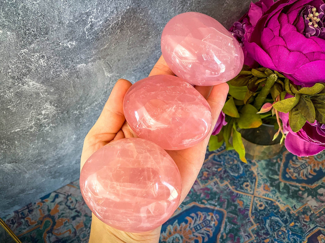 GEMMY Rose Quartz palm stone