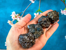 Load image into Gallery viewer, ONE Raw Garnet Cluster from Mali
